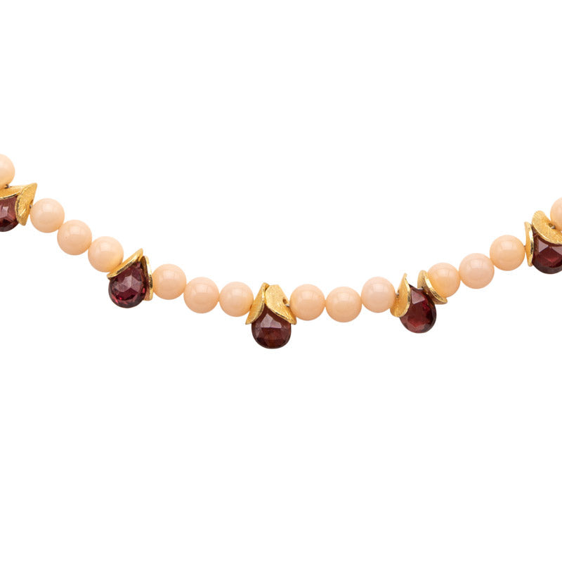 Korallen Collier Agnetha mit Granattropfen Goldgeweih