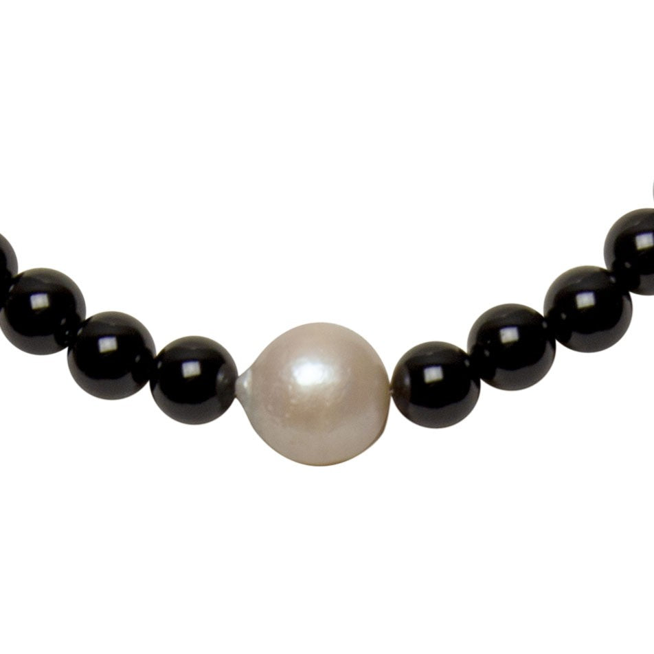 Onyx und Barockperlen Collier Darja shirinsehan.com
