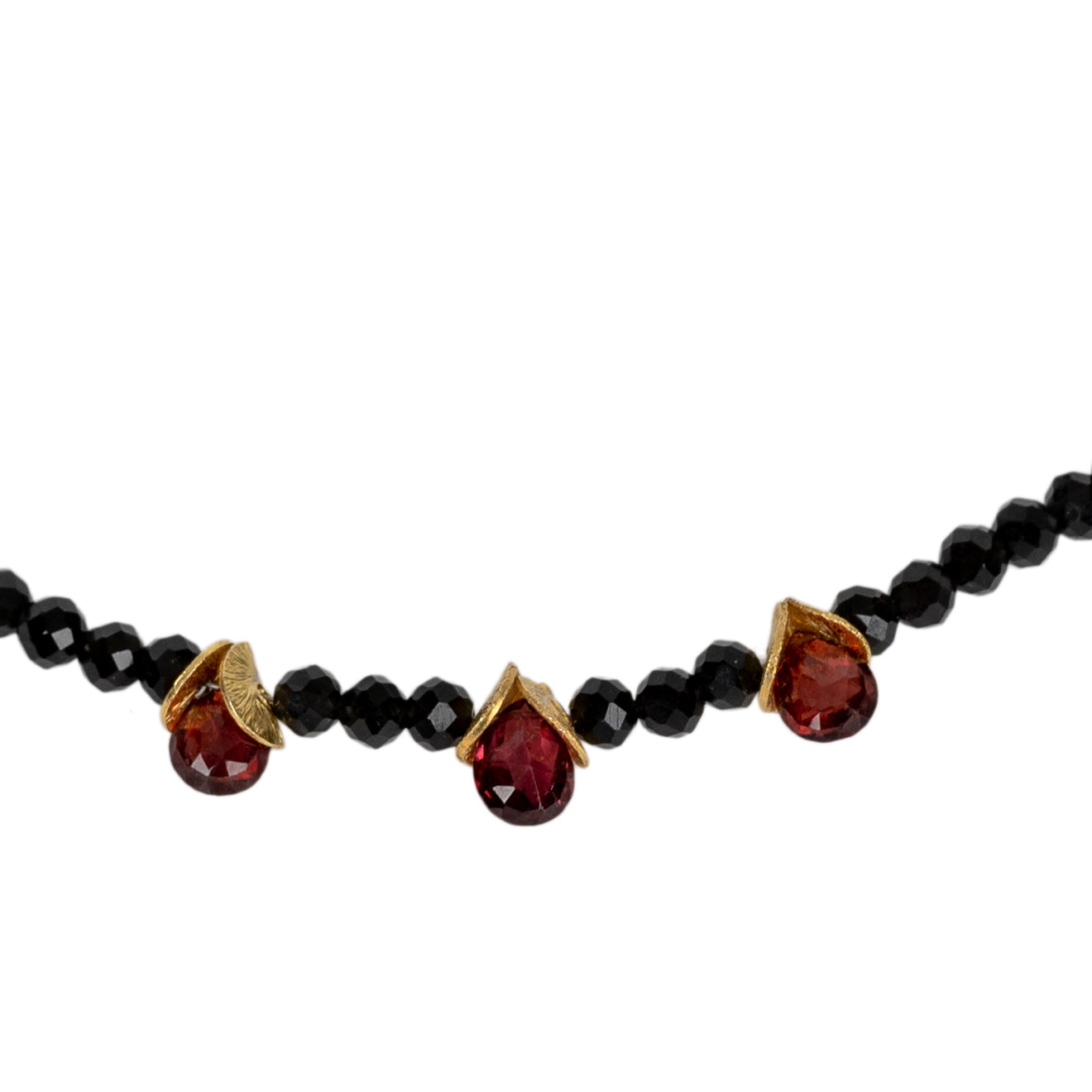 Collier Joanna aus Spinell und Granat Goldgeweih