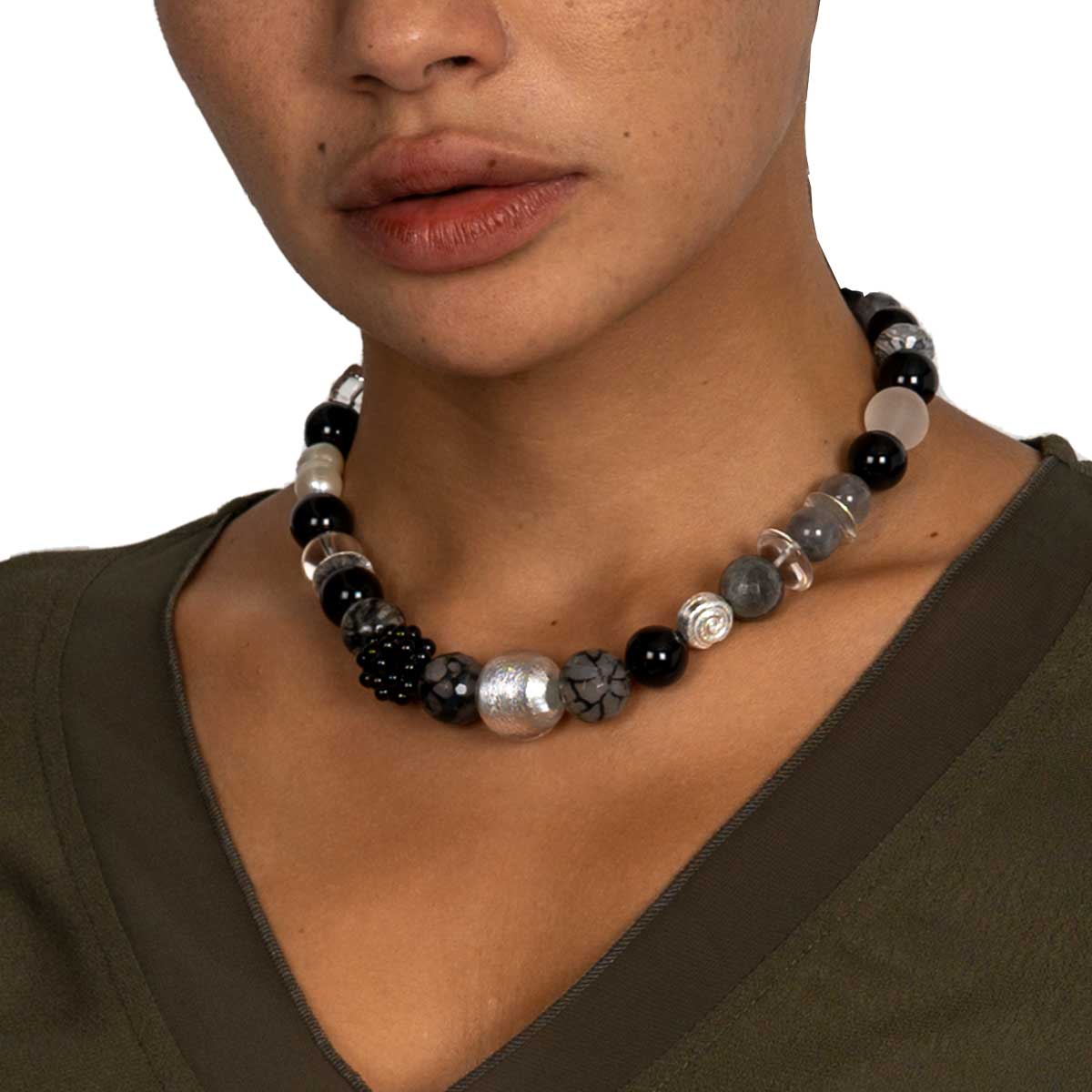 Onyx und Bergkristall Collier Kaia shirinsehan.com